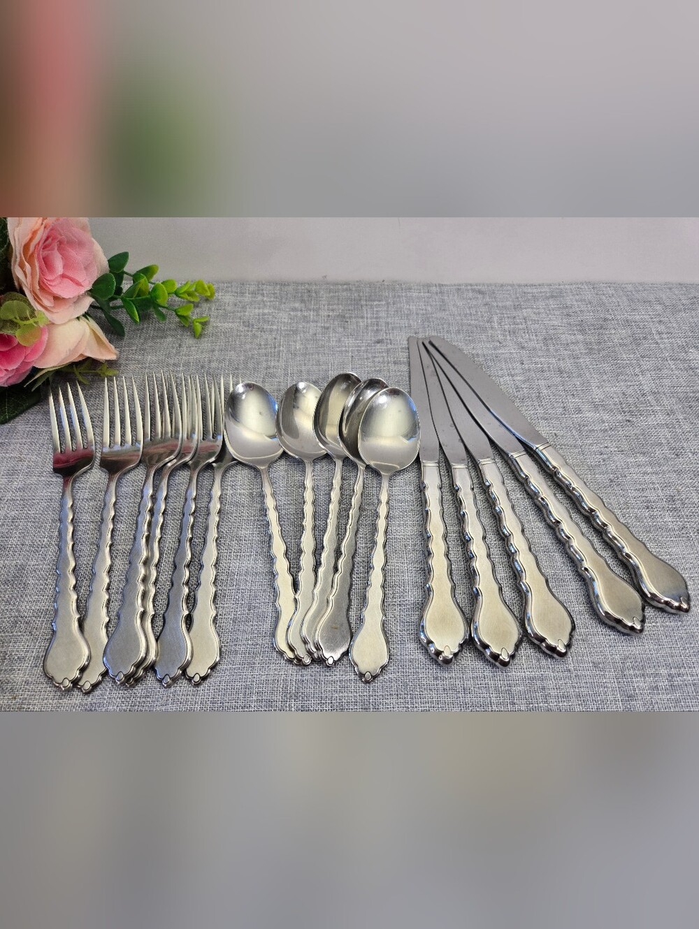 Oneida Cello Community Stainless Flatware 16 Pc Lot - 6 Forks‎ 5 Spoons 5 Knives